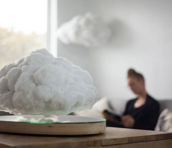 Un nuage plus vrai que nature, en lévitation dans le salon