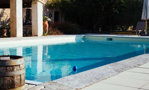 Une piscine entretenue même pendant votre absence