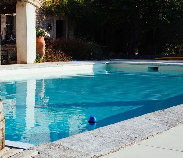 Une piscine entretenue même pendant votre absence