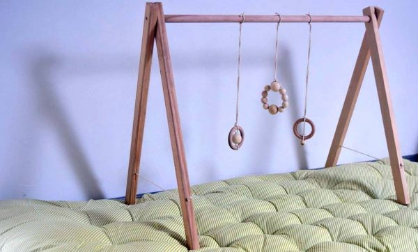 DIY : Fabriquez un portique d'éveil en bois pour votre enfant pour 20 euros