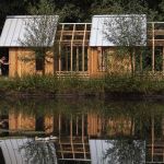 La Garden House, un abri de jardin modulable en verre et bois.