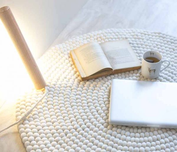 DIY : fabriquez une lampe en bois à poser design grâce à un pied de lit