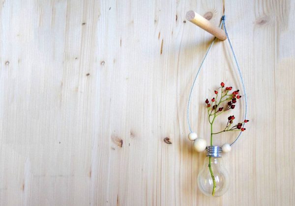 diy vase-ampoule - fabriquez un soliflore pour une déco minimaliste