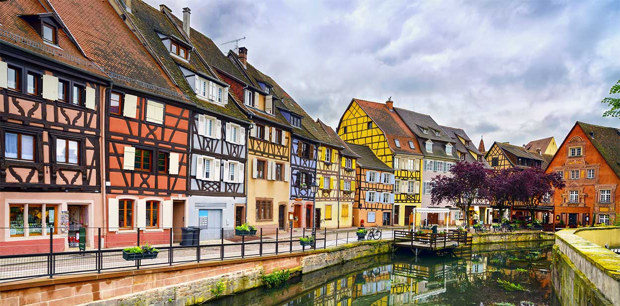 Les Couleurs Des Maisons Un Patrimoine Regional Jean Philippe Lenclos