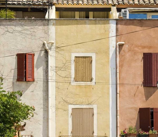 Maison alsacienne ou provençale : Quelles sont leurs couleurs ?
