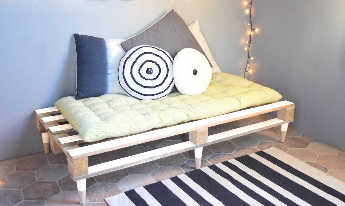 DIY : Fabriquez une banquette en palette pour moins de 30 euros