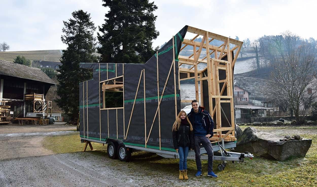 À 18 ans, il construit sa tiny house pour être autonome