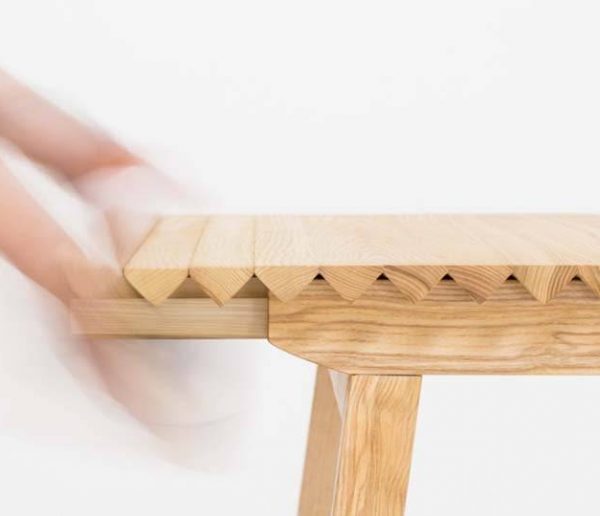 La Wooden Cloth : table à rallonges ou oeuvre d'art ?