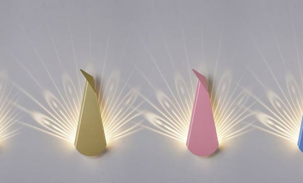 Paon et cerfs, des lampes au design pop et graphique