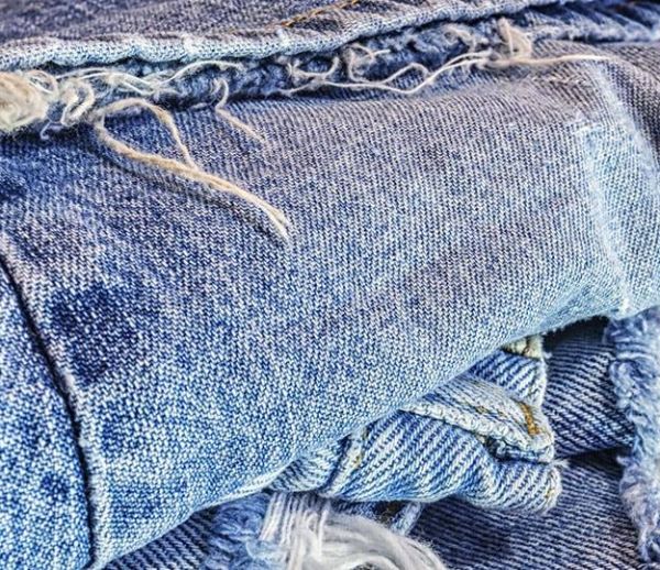 Re-fashion vous indique les collecteurs les plus proches pour recycler vos vêtements