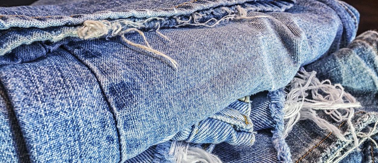 Recyclage vêtements troués outlet
