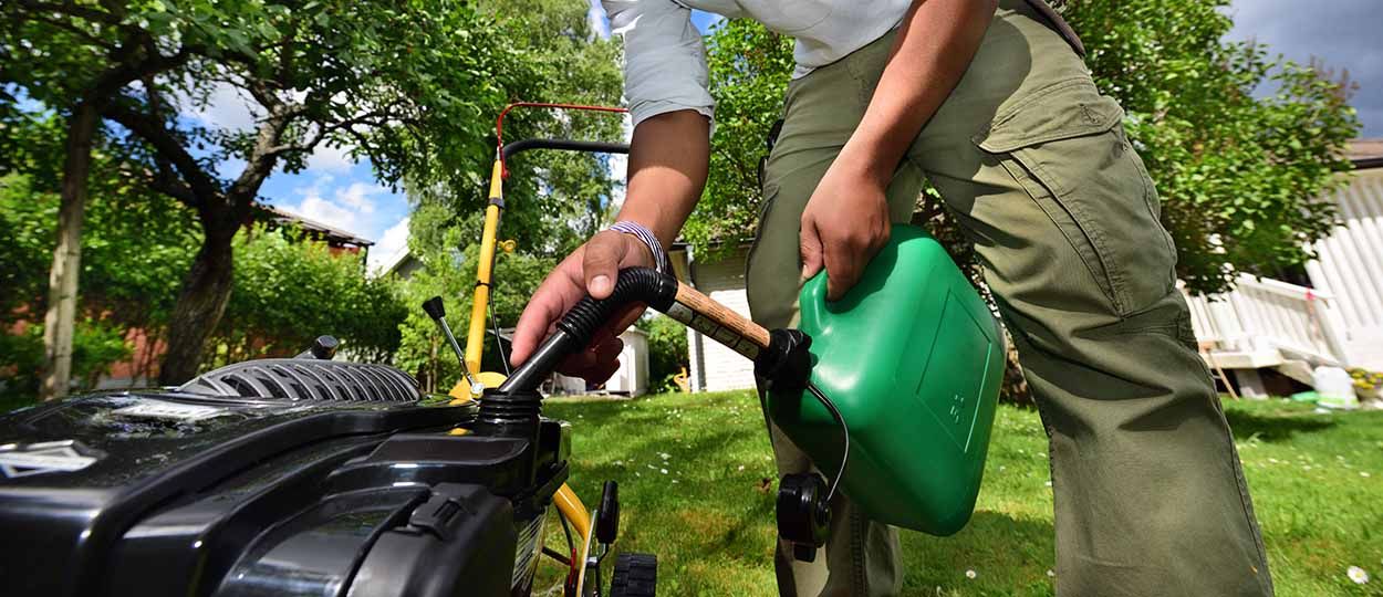 Comment réussir le démarrage de sa tondeuse après l'hiver ?