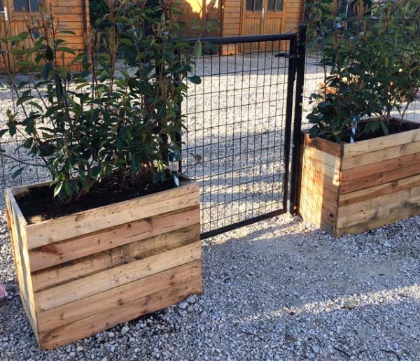 Tuto : Fabriquez deux jardinières en palette pour 22 euros