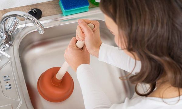 Comment déboucher ses canalisations de manière naturelle ?
