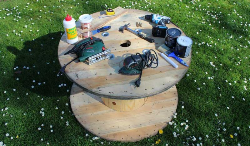 Faites-vous une table de jardin avec un touret - Salon de jardin récup