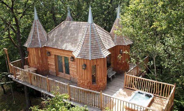 Les Châteaux dans les Arbres, des cabanes en bois qui font rêver