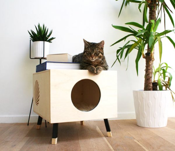 Ce panier pour chat design en bois est à la fois beau et pratique