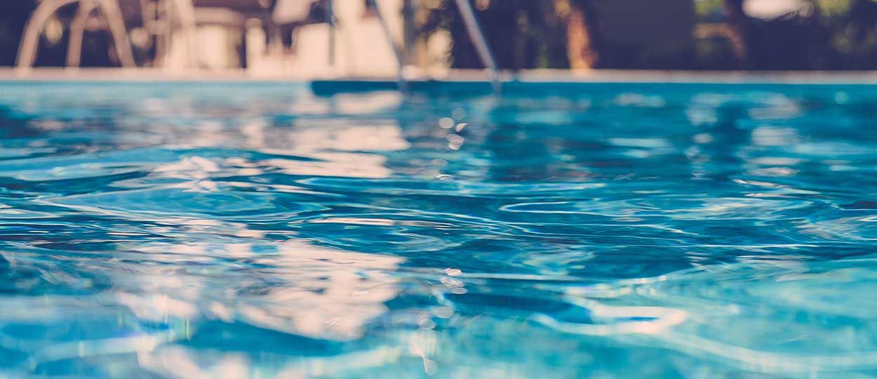 8 conseils pour bien entretenir votre piscine