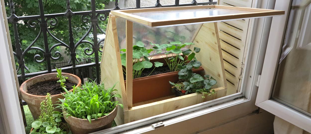 Tuto : Fabriquez une petite serre de balcon pour cultiver en ville !
