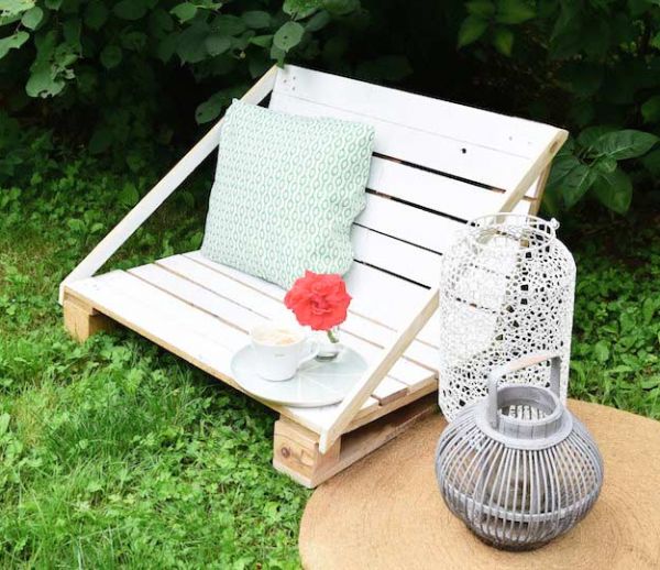 Tuto : Fabriquez un agréable fauteuil de jardin en palette au design épuré