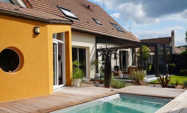 7 inspirations de murs extérieurs colorés pour une déco au top, même au jardin !