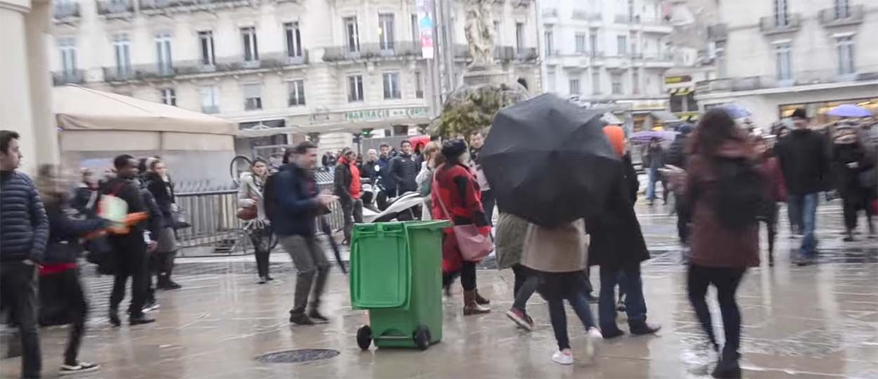 Caméra cachée : ramassez vos déchets, vous êtes filmés !