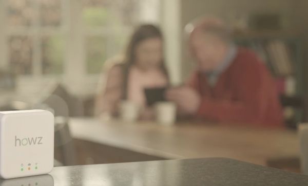 Découvrez comment prendre soin des séniors chez eux grâce à ce système connecté