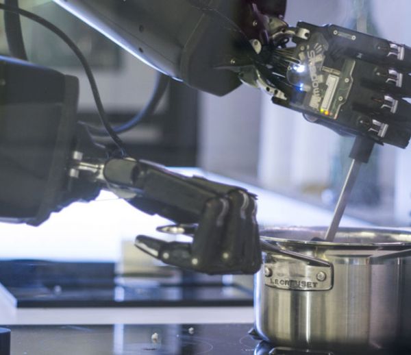 Ce robot-cuisinier prépare des plats de chefs étoilés chez vous !