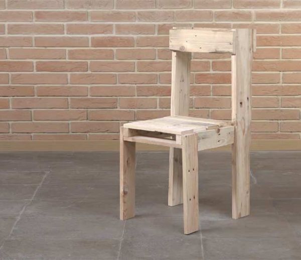 Tuto : Fabriquez une jolie chaise d'intérieur avec des palettes pour 10 euros