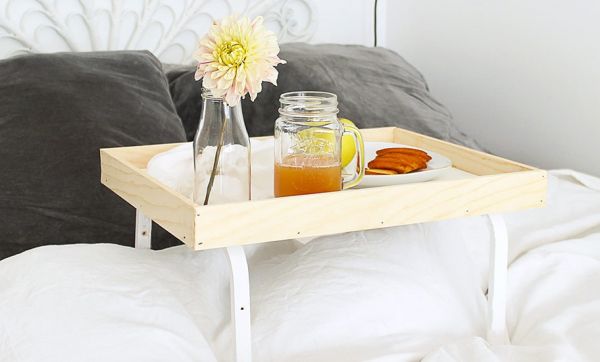 Tuto : Fabriquez un joli plateau pour vos petits-déjeuners au lit