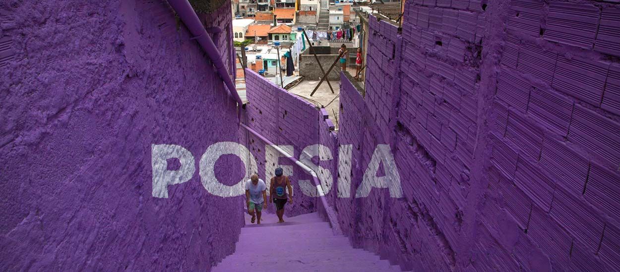 De la poésie et de la magie pour égayer les murs des favelas