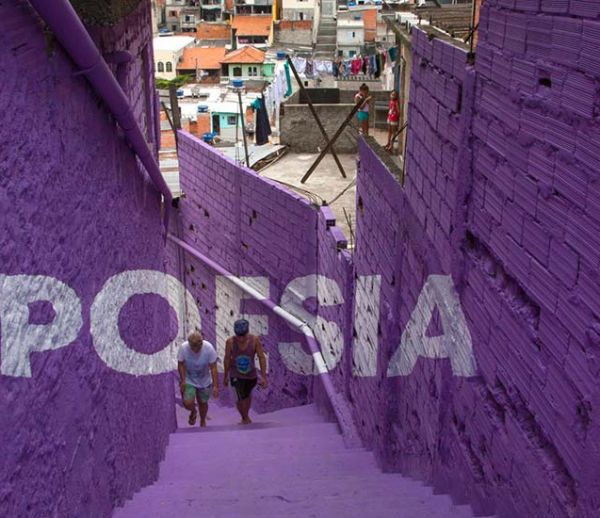 De la poésie et de la magie pour égayer les murs des favelas