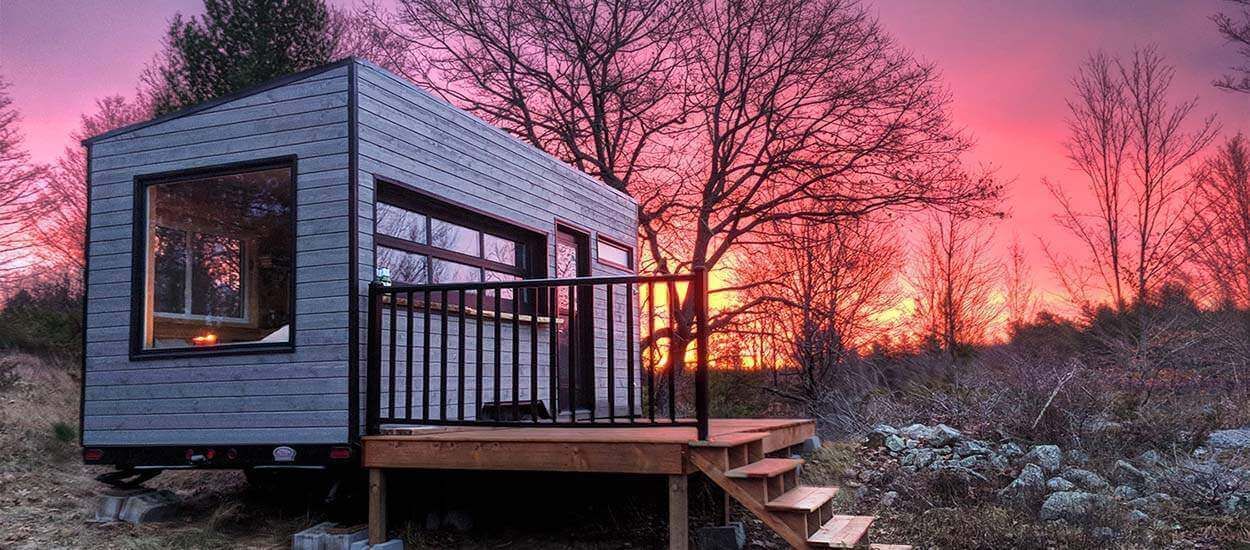 Une tiny house rustique, isolée de tout, pour vivre l'aventure