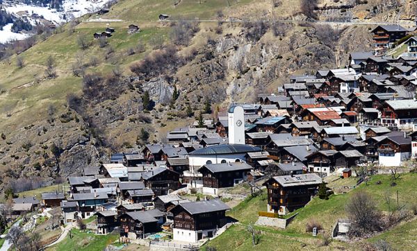 Un village suisse offre 20 000 euros à chaque nouvel habitant