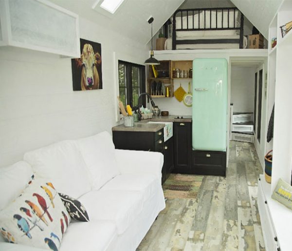 Cette superbe tiny house dispose de sa propre terrasse