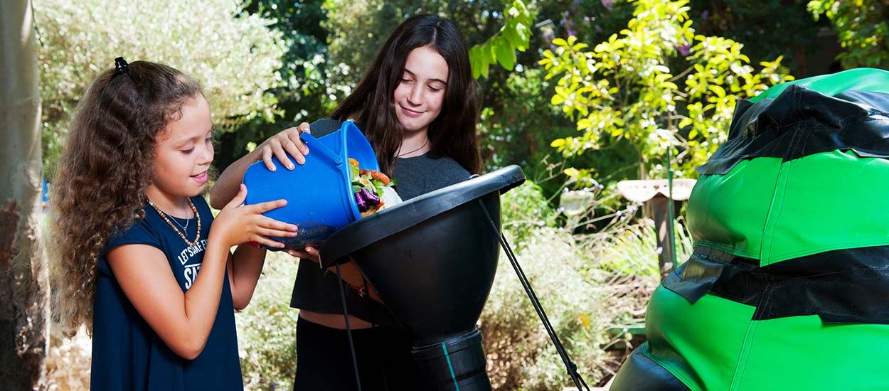 Ce méthaniseur domestique transforme vos épluchures en gaz pour cuisiner