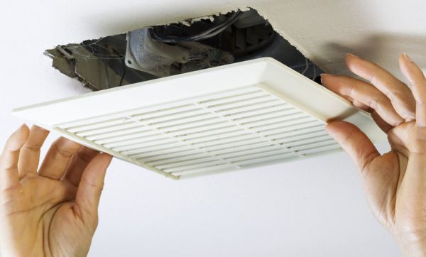 Comment aérer et enlever l'humidité d'une salle de bains sans fenêtre ?