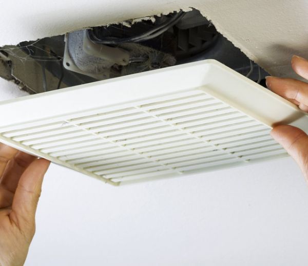 Comment aérer et enlever l'humidité d'une salle de bains sans fenêtre ?