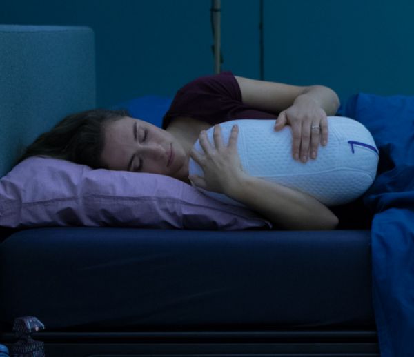 Ce coussin robot imite la respiration humaine pour vous endormir rapidement !