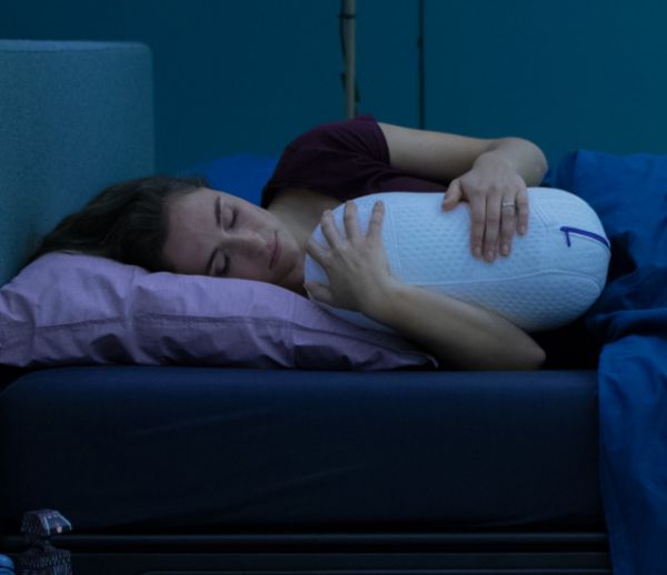 Ce coussin robot imite la respiration humaine pour vous endormir rapidement !