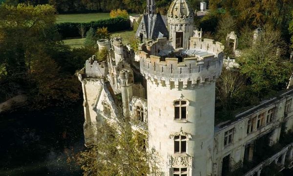 Devenez copropriétaire de ce sublime château pour seulement 51 euros !