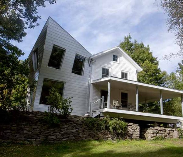 Cette maison biscornue raconte une drôle d'histoire