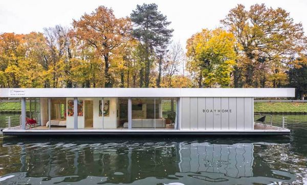 À 24 ans elle crée une maison flottante autonome en énergie