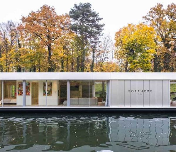 À 24 ans elle crée une maison flottante autonome en énergie