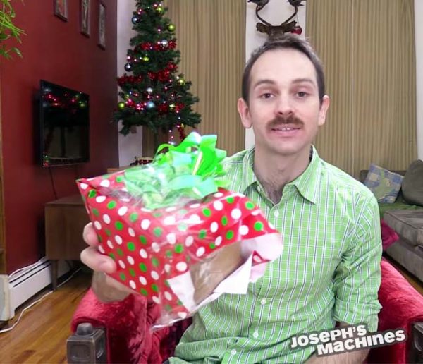 Vidéo : Voici la méthode imparable pour emballer des cadeaux en 10 secondes top chrono