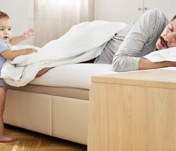 10 idées pour faire la grasse matinée quand on est parent