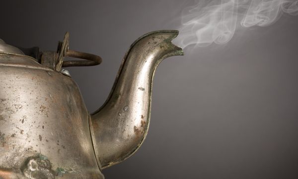 Voici comment ne plus gaspiller d'énergie avec votre bouilloire et votre four à micro-ondes