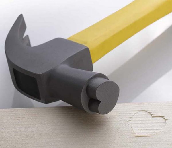 Un marteau qui a du cœur, quand l'art se mêle au bricolage