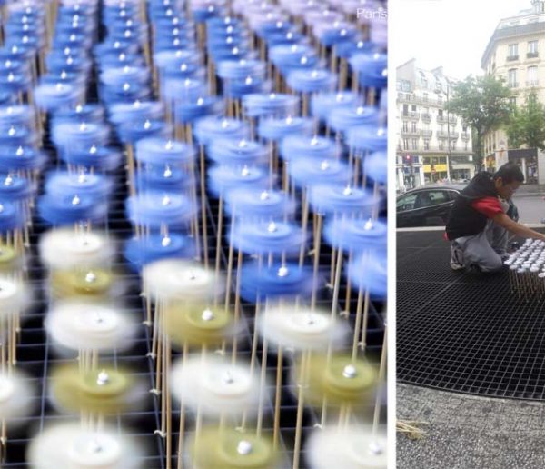 Cet artiste parsème les bouches de métro de moulins en papier pour provoquer les rencontres