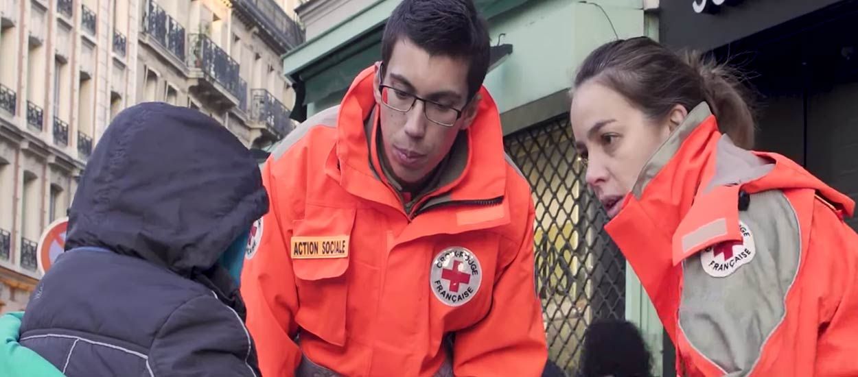 30 euros pour offrir un sac de couchage à un SDF : la nouvelle campagne de la Croix-Rouge